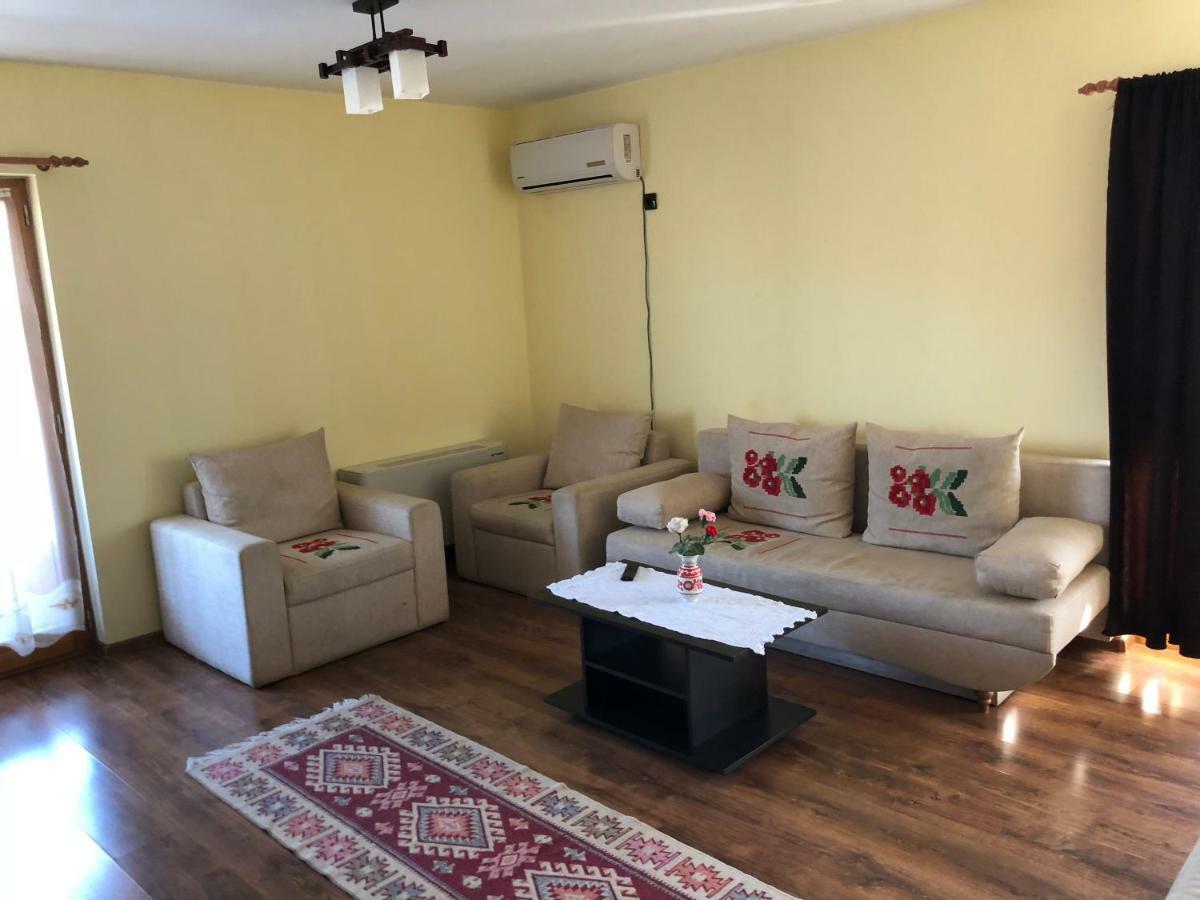 Pensiune Pastravarie La Pintea Haiducu Deseşti Exterior foto